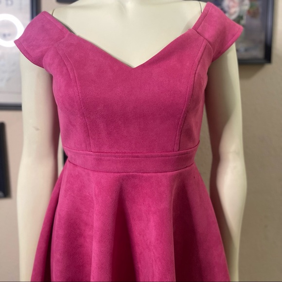 Velvet Dress- Pink - Picture 3 of 5